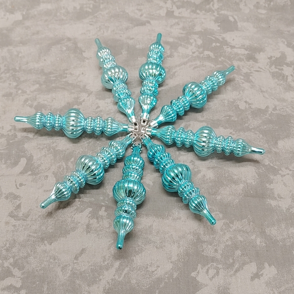 Shiney Holiday Ornaments 8 Pieces Icy Blue - Picture 1 of 3